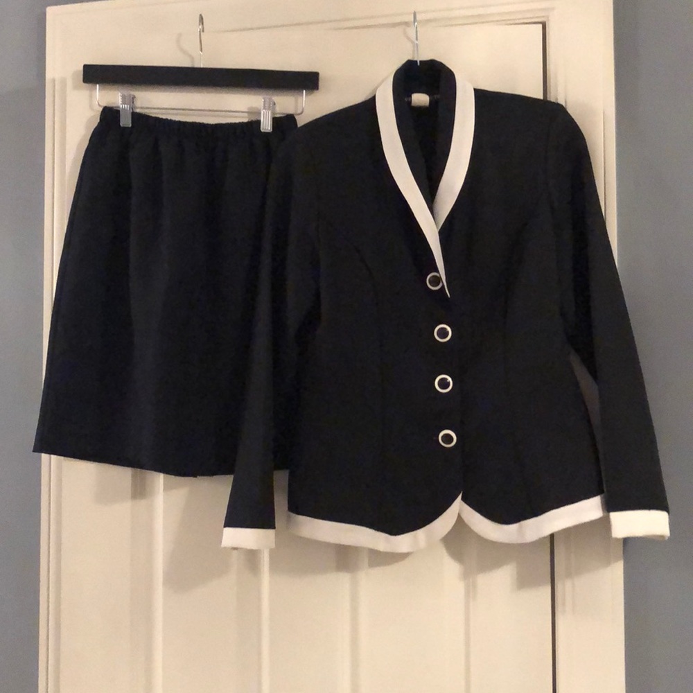 Wear Abouts 2pc suit